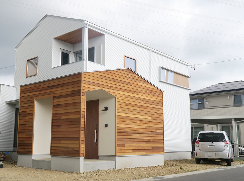 三角屋根のかわいいおうち